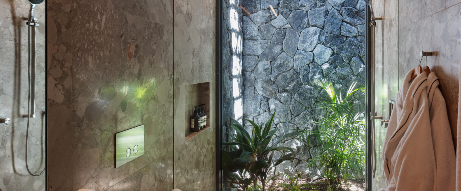 DOMAINE DE JANGALI - mg-2345