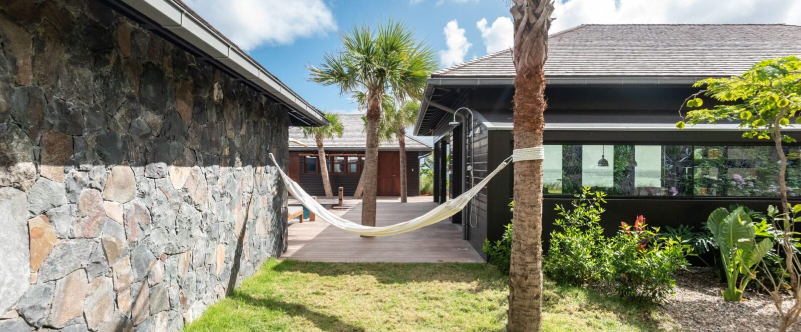 OVER THE OCEAN - hugo-allard-villa-oto-18