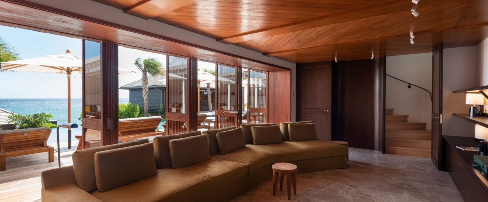 OVER THE OCEAN - hugo-allard-villa-oto-28