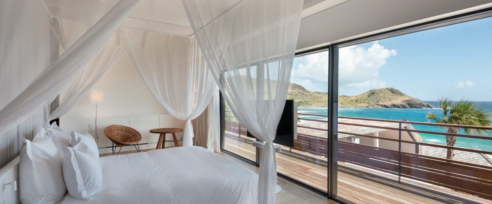 OVER THE OCEAN - hugo-allard-villa-oto-29