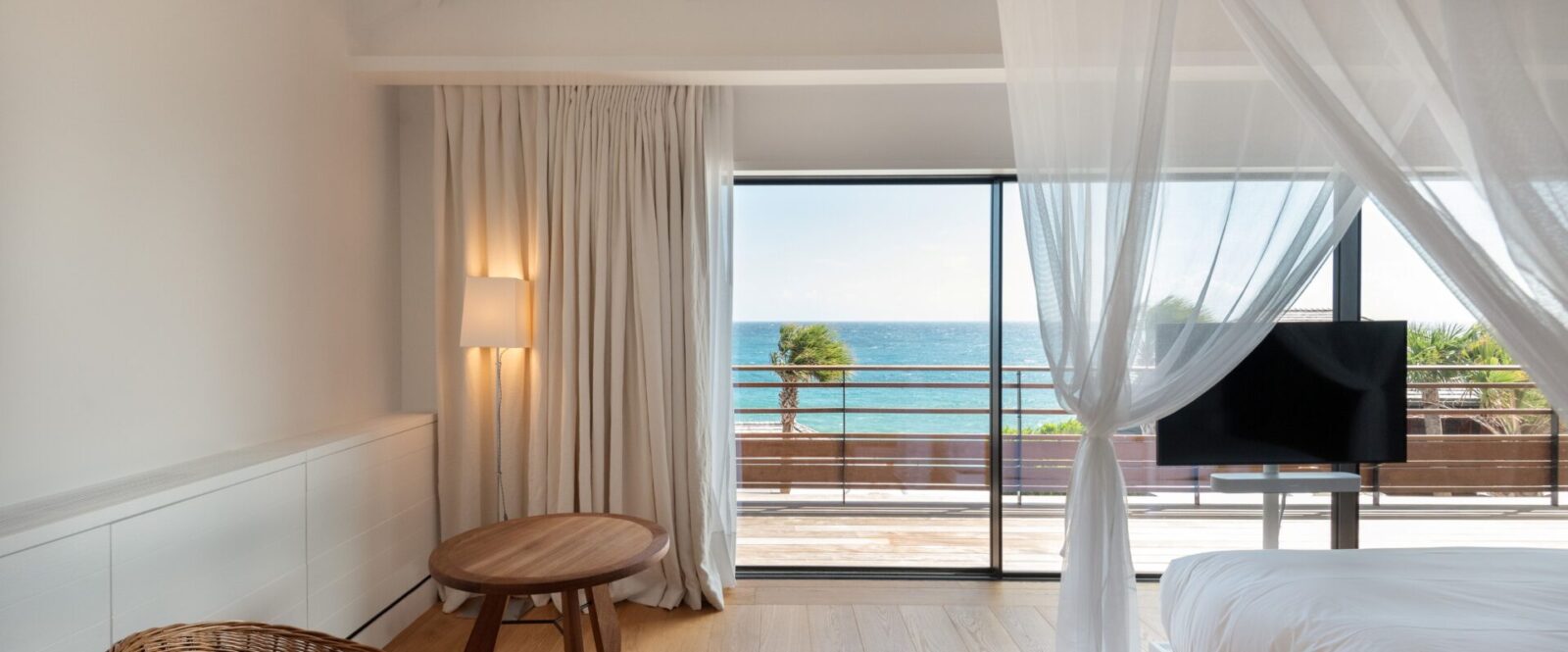 OVER THE OCEAN - hugo-allard-villa-oto-30