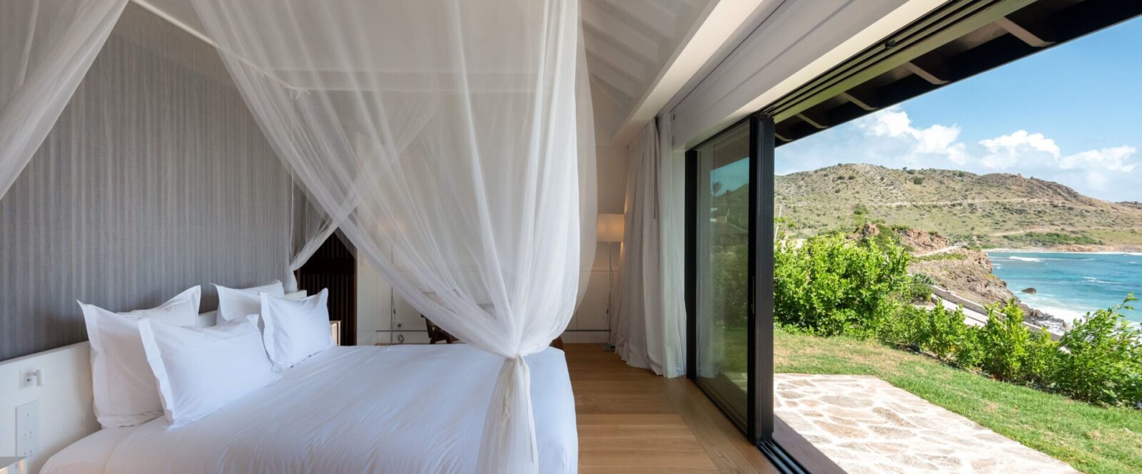 OVER THE OCEAN - hugo-allard-villa-oto-38