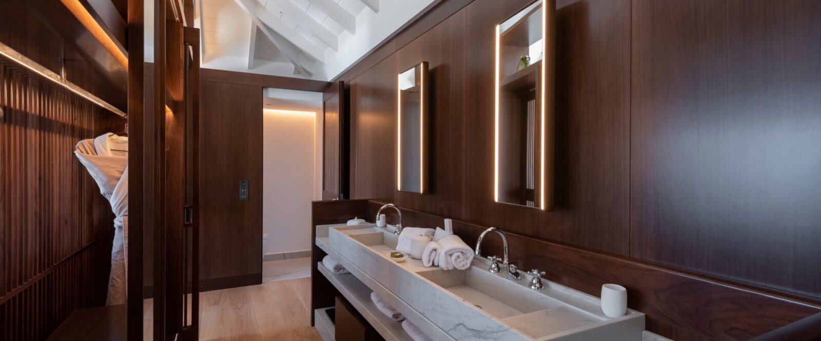 OVER THE OCEAN - hugo-allard-villa-oto-40