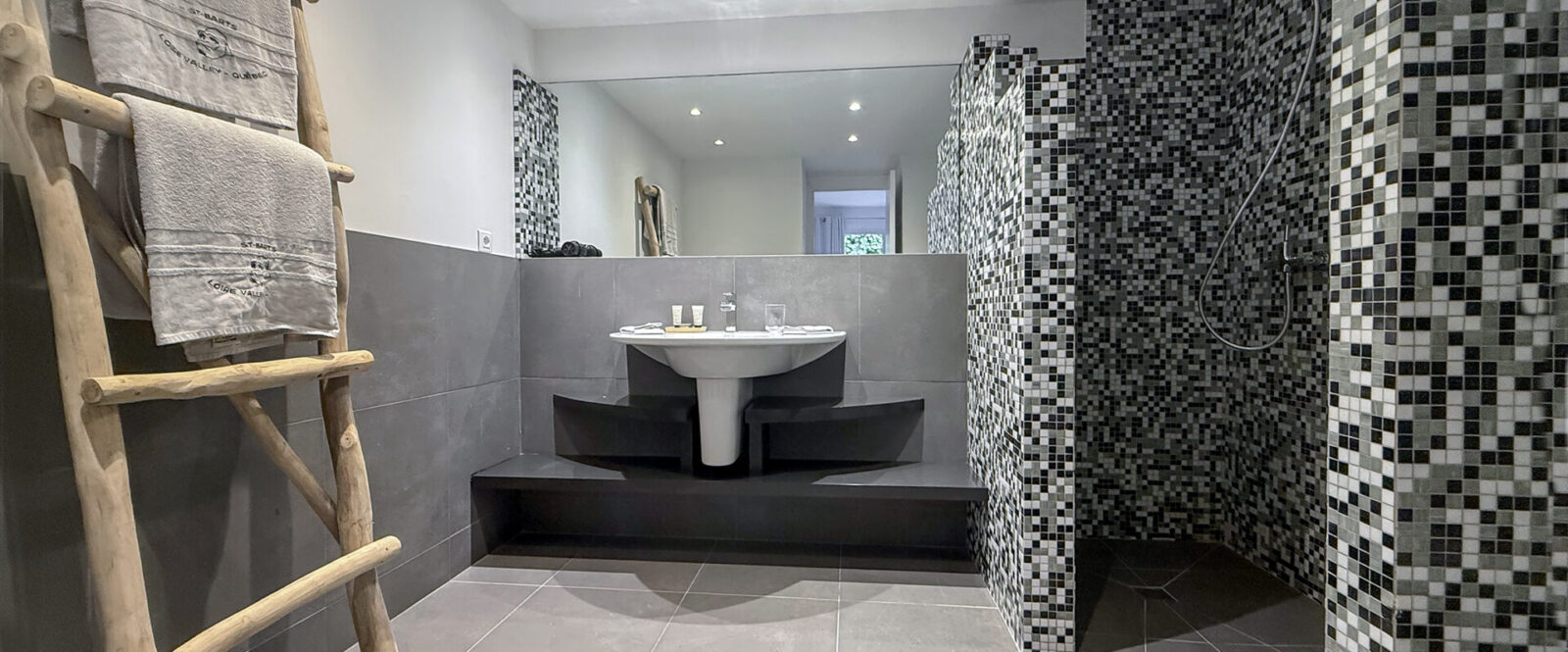 LAGON JAUNE - lj-2025-bathroom4-web