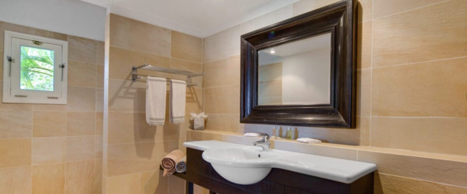 LAGON JAUNE - lj-2025-bathroom67identical-web